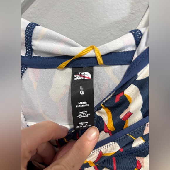 NEW! North Face Men’s Water Hoodie Large flash dry UPF 40 outdoor adventure L - Picture 5 of 12